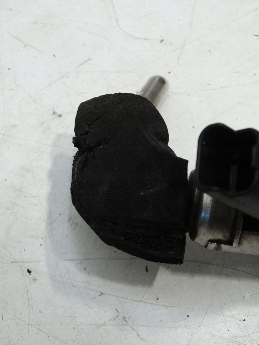 injector nozzle ADBLUE CITROEN C4 CACTUS 1.6 BLUEHDI 9802763880
