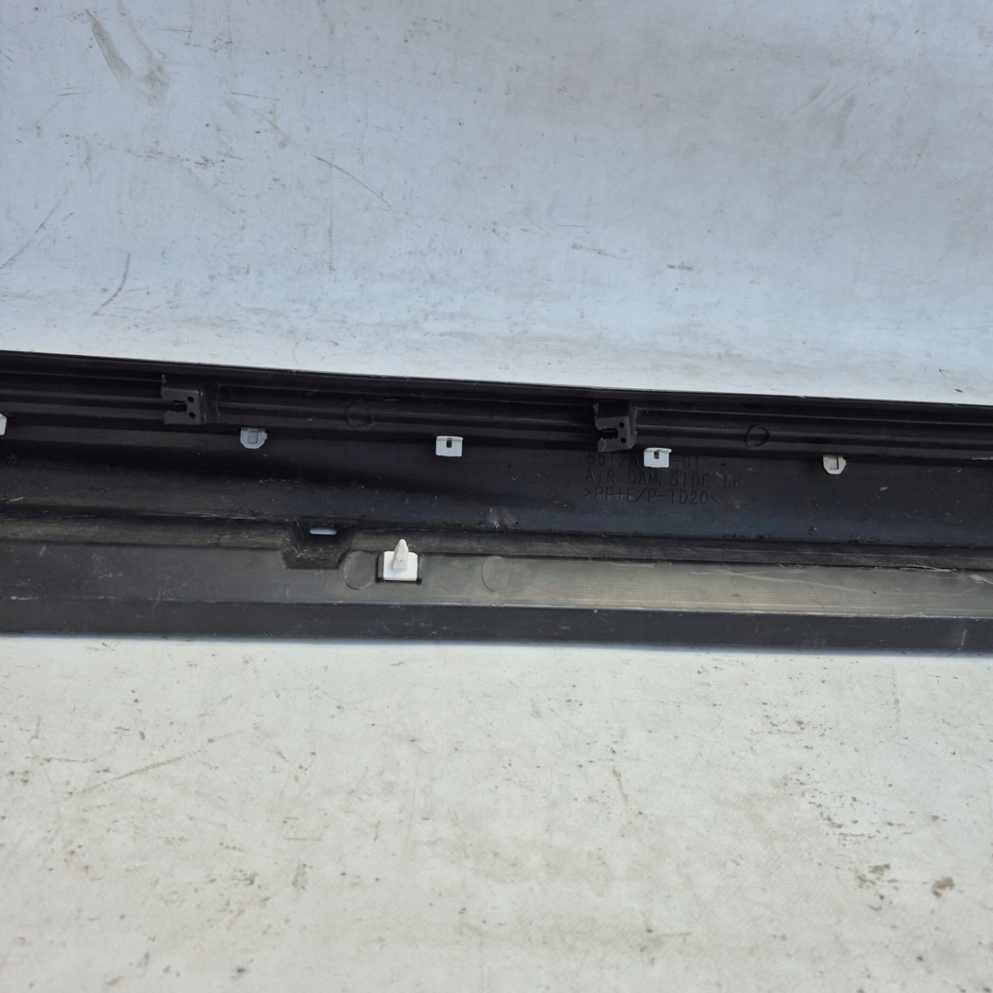 MITSUBISHI OUTLANDER II LIFT moulding threshold left 6512A321-01