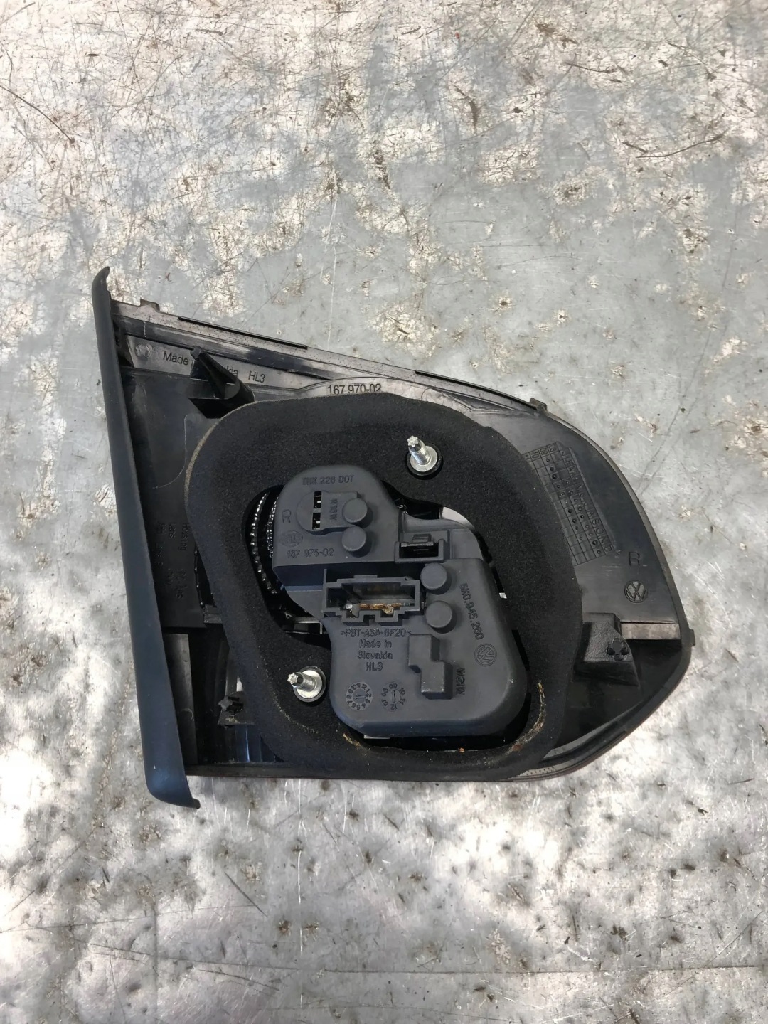 light right rear part to the bonnet VW GOLF VI 5K0945094AA