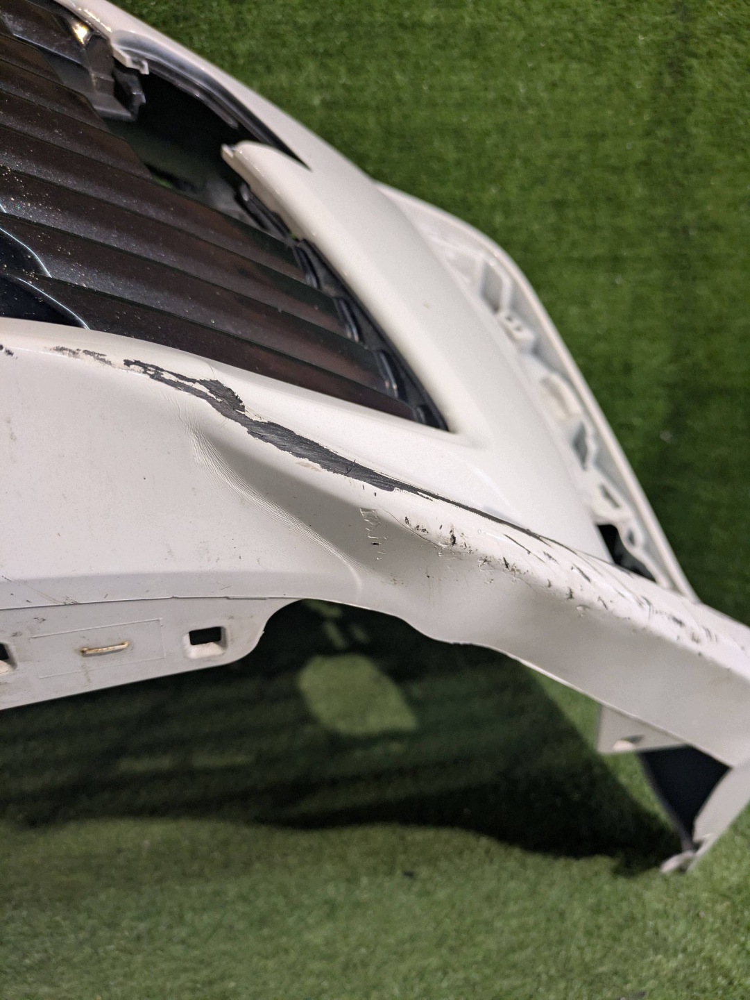 front bumper front TOYOTA COROLLA E21 sedan PDC 18- NR.Z9643