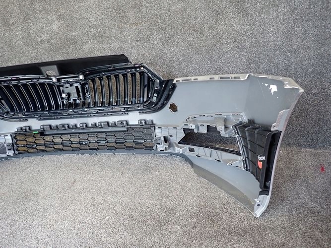 SKODA OCTAVIA IV FRONTSTOSSSTANGE VORNE AIR LUFT
