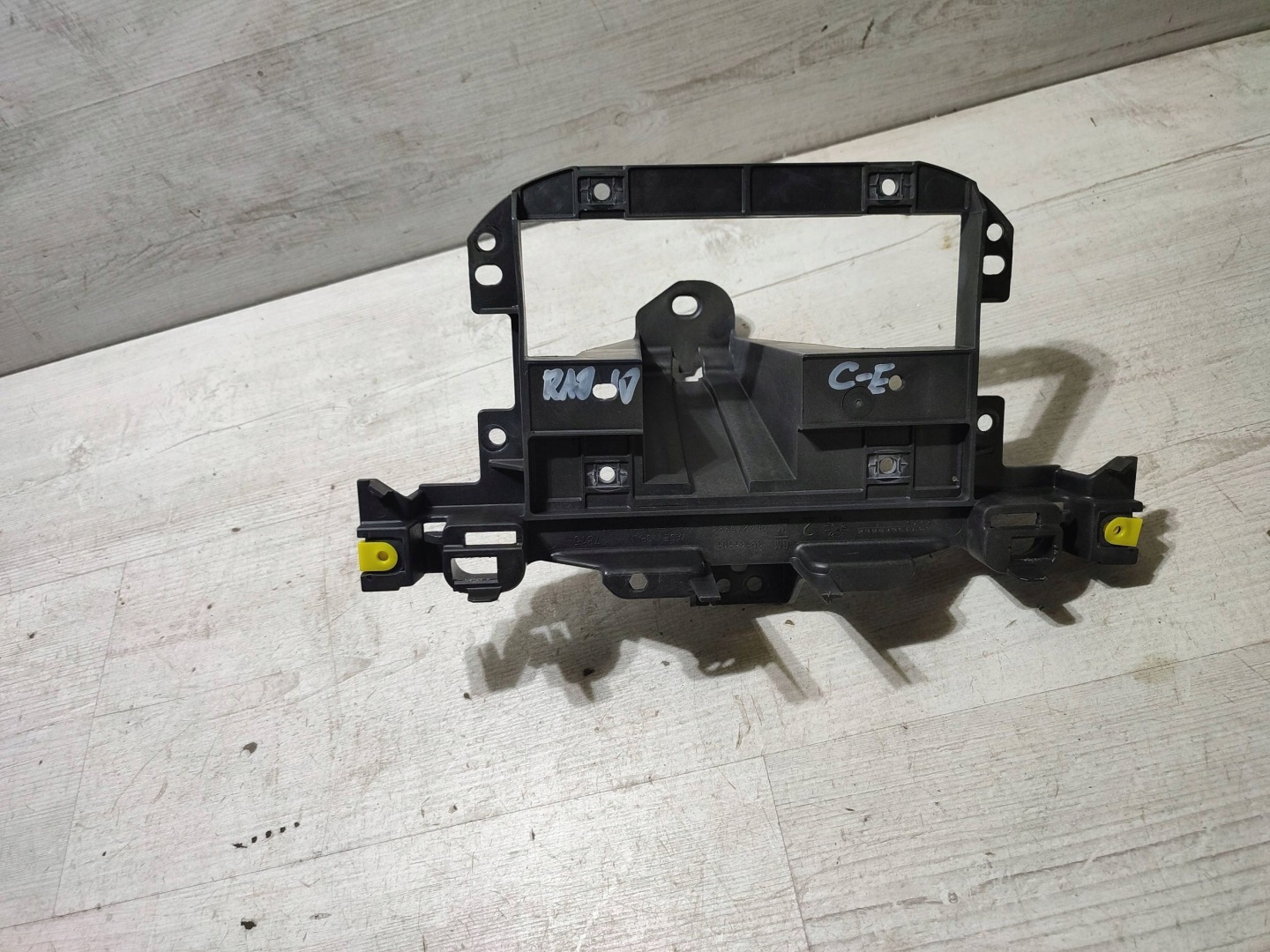 Opel Corsa E 2018 Halter Halter radia