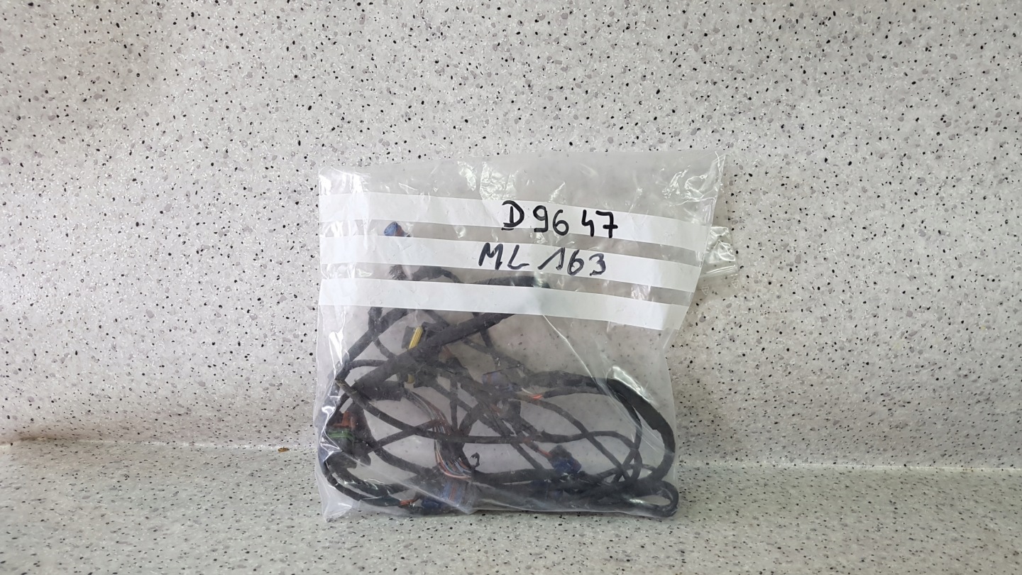 MERCEDES ML W164 bundle of the parking PDC front 9647