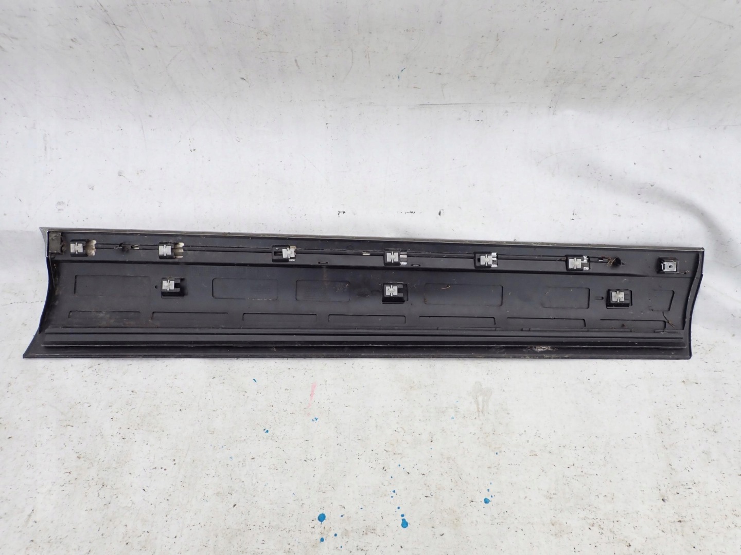 VW TOUAREG II 2 10-18 cap moulding door left front