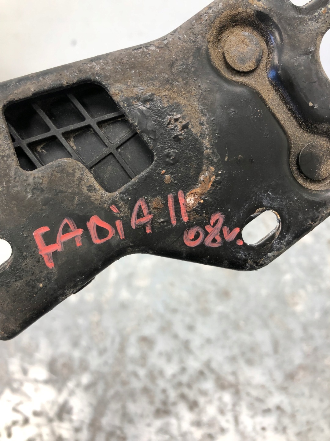 lock RYGIEL bonnets SKODA FABIA II 5J0823480A