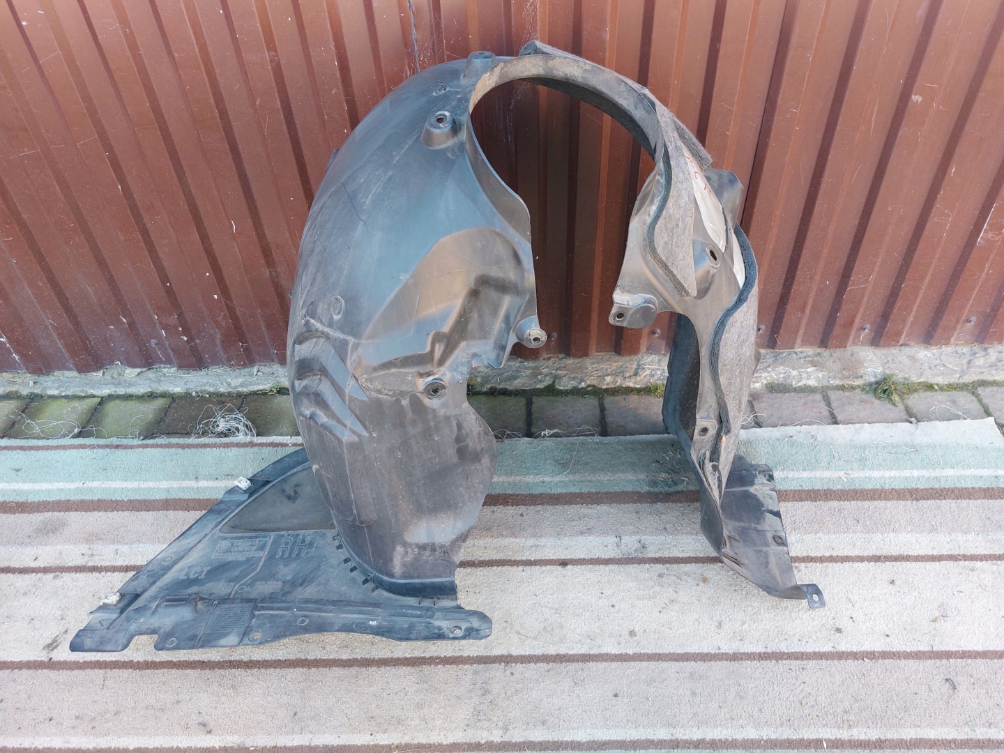 mudguard right front BMW 2 F45 LCI 19r