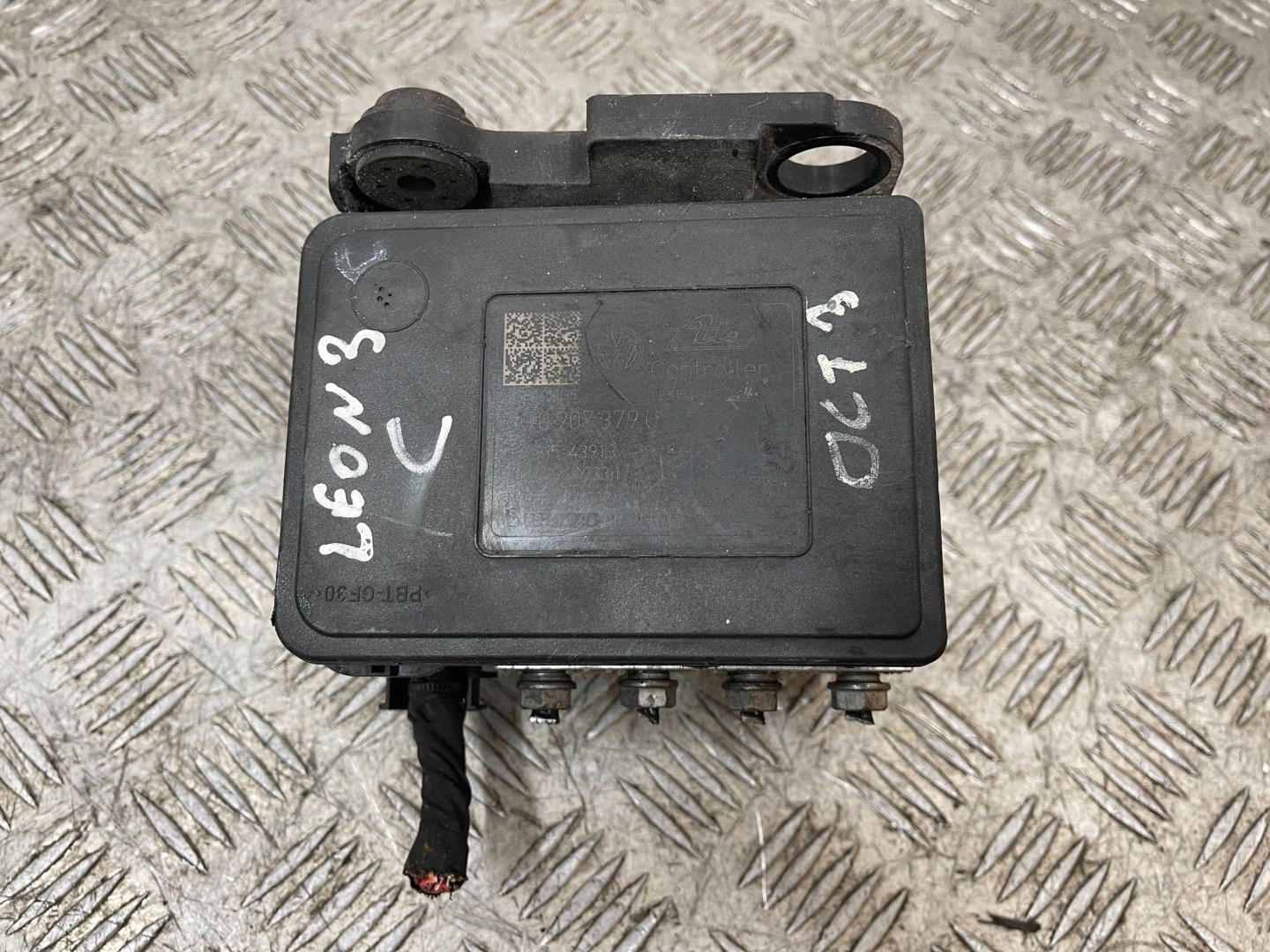 pump ABS control unit SKODA OCTAVIA 3 III 12- 3Q0907379C