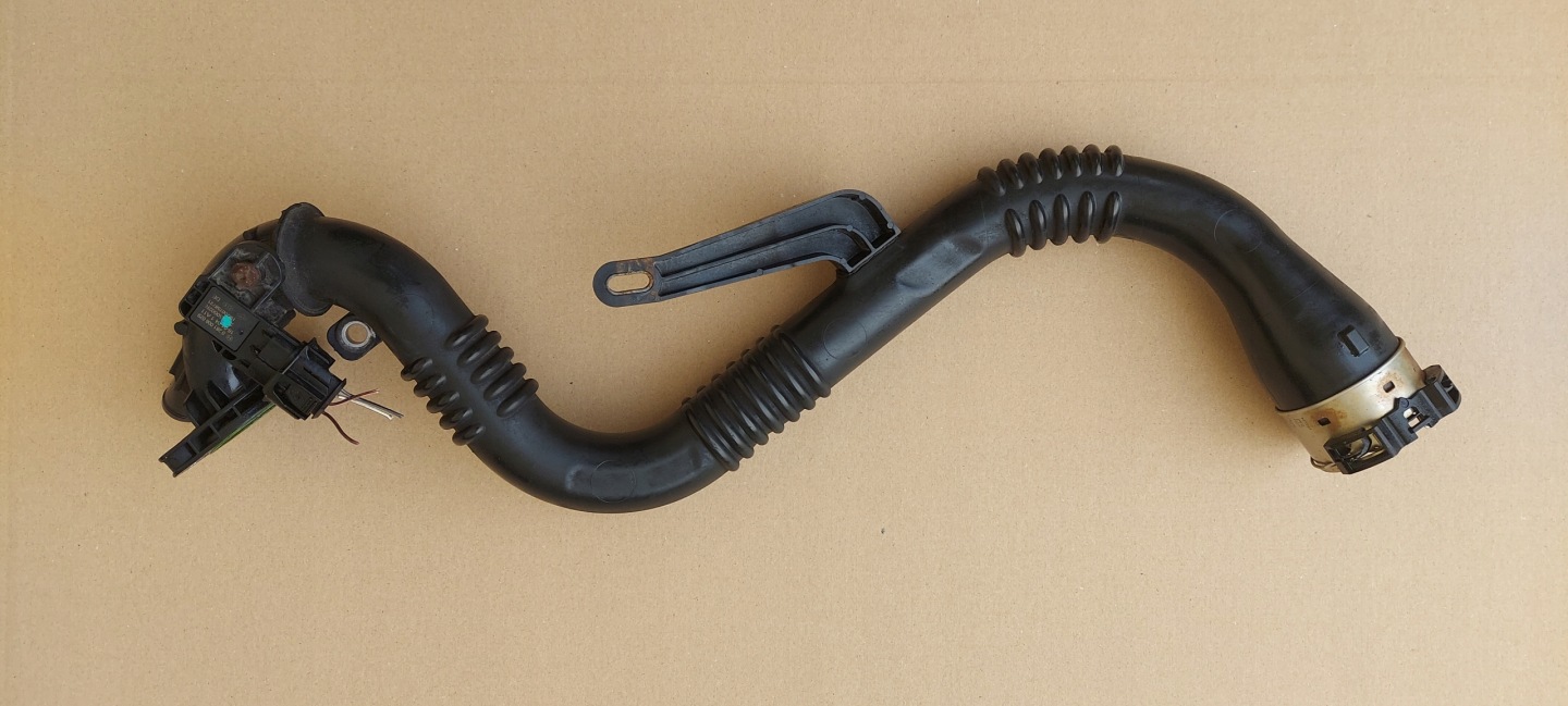 rohr intercooler RENAULT CLIO IV, CAPTUR 0.9 TCE 1049601A 104951A