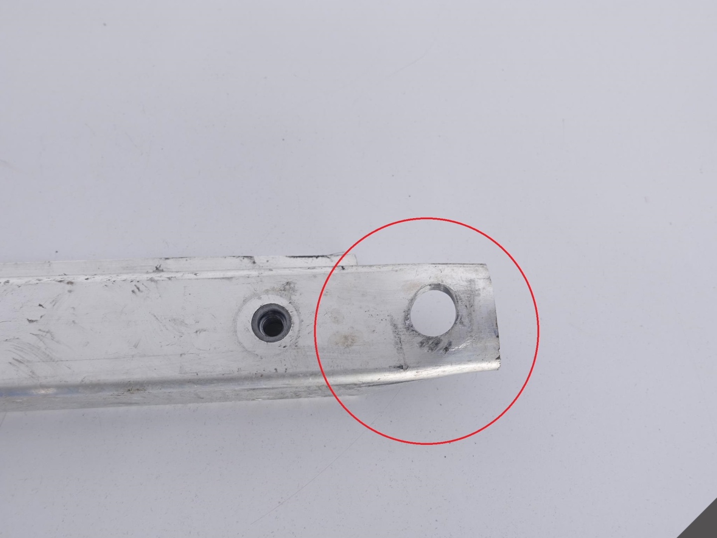 TESLA MODEL 3 17- sump sider lower front console