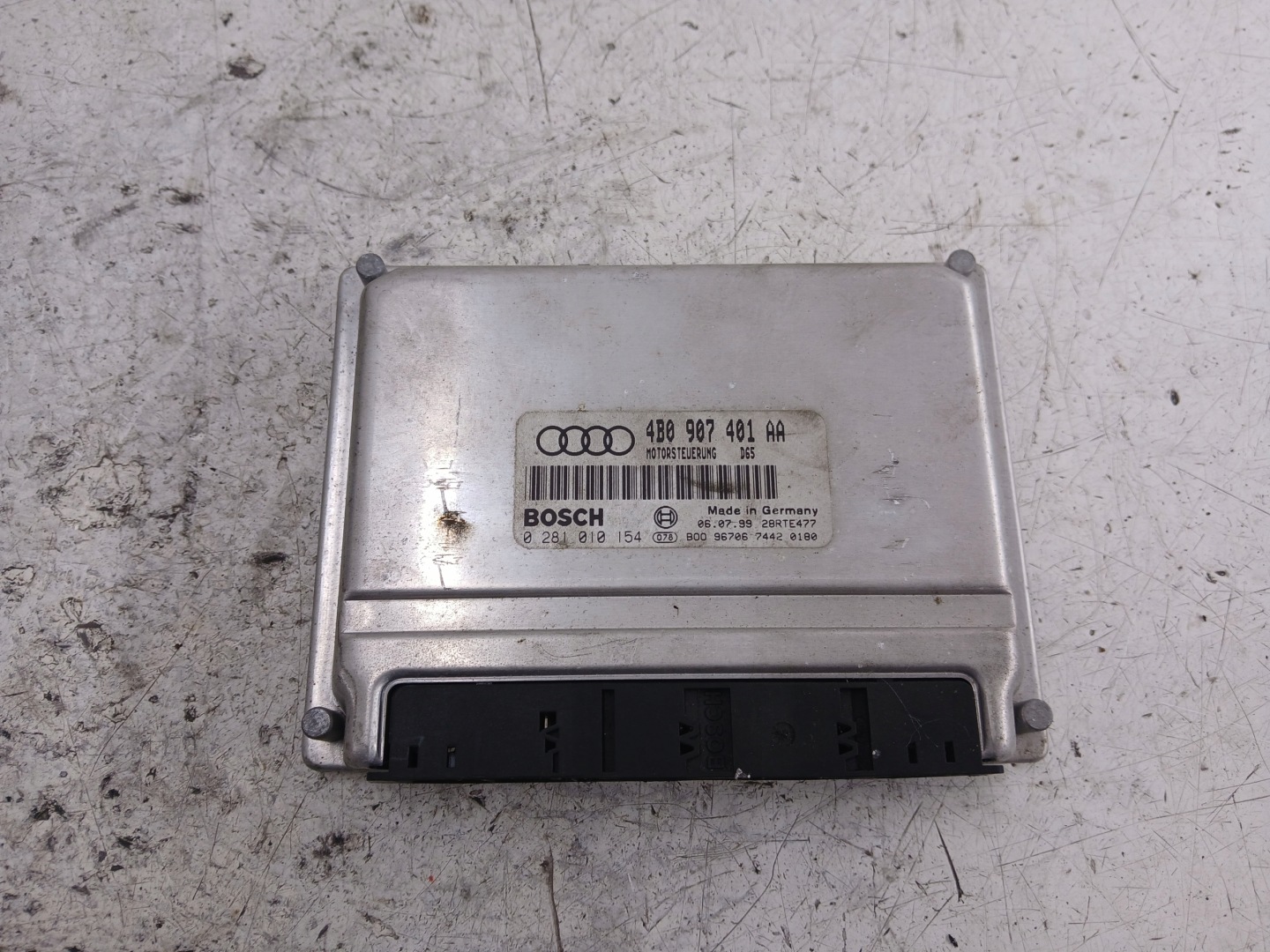 AUDI A6 C5 2.5 TDI control unit of the engine 4B0907401AA