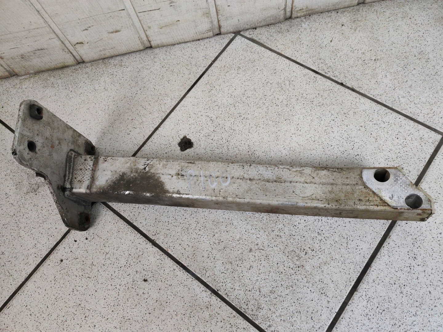 špička předního nárazníku Jeep Cherokee 5 2014 68143954AB