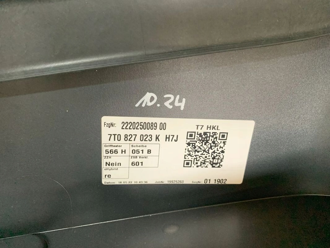 Volkswagen T7 Multivan 22r boot door rear VW t 7 2022