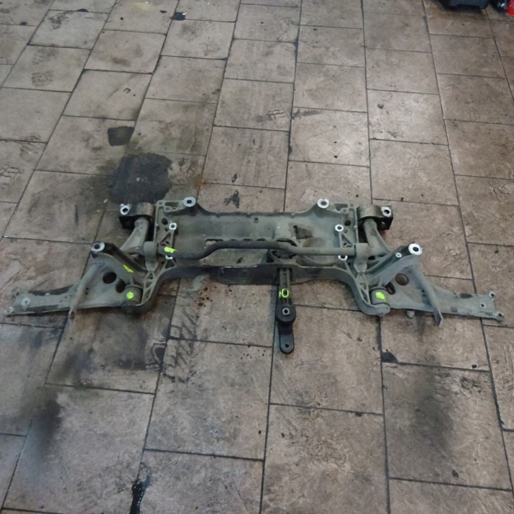 VW PASSAT B6 2.0TDI TRAWERS axle beam