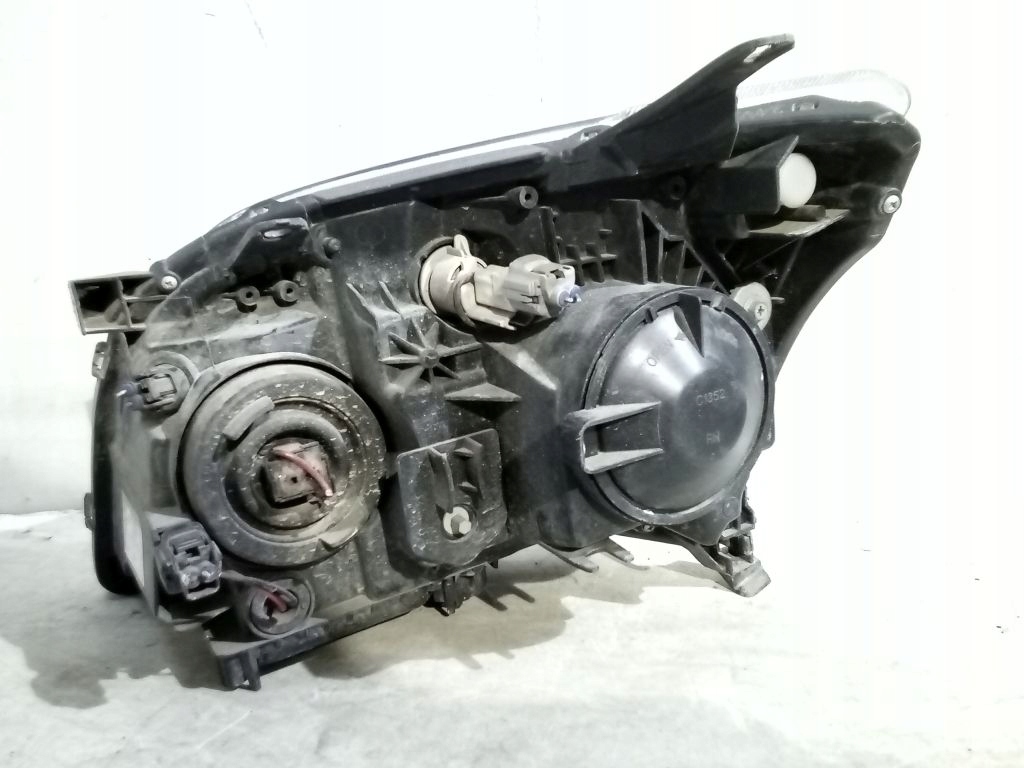 Toyota Avensis T25 lift light right front front