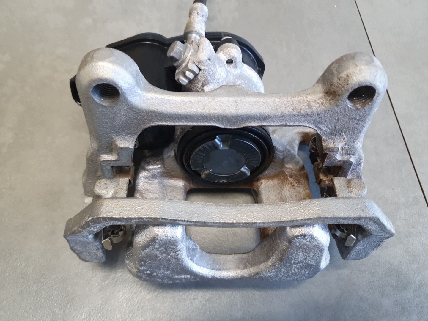 Audi Q6 e-tron caliper brake left rear part rear 95C615405AF
