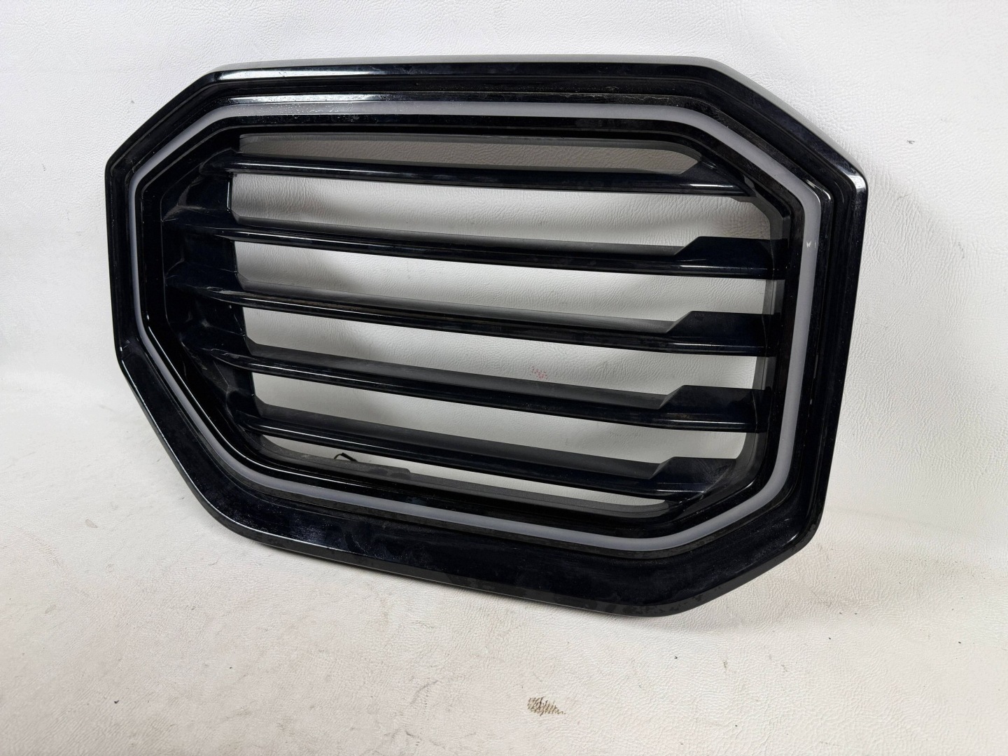 Bmw XM 22- kidney grille grid right front front LED