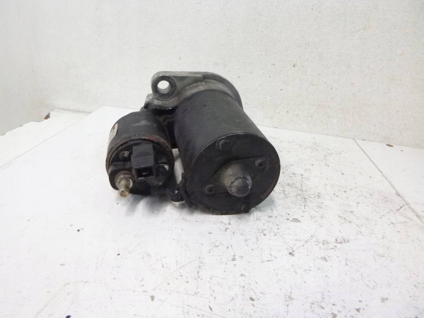 štartér VW Golf IV Passat B5 FL 2.0 B 02A911023LX BOSCH OE