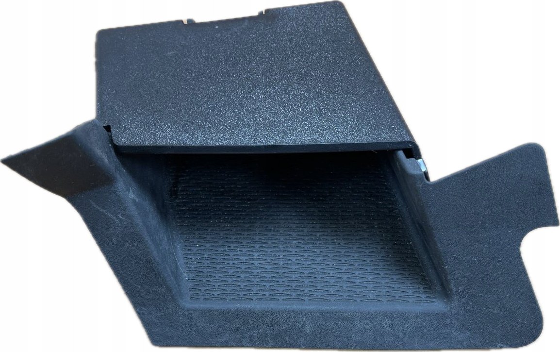 O7 CADILLAC CT5 2019- passenger compartment consoles plato sump 84675490