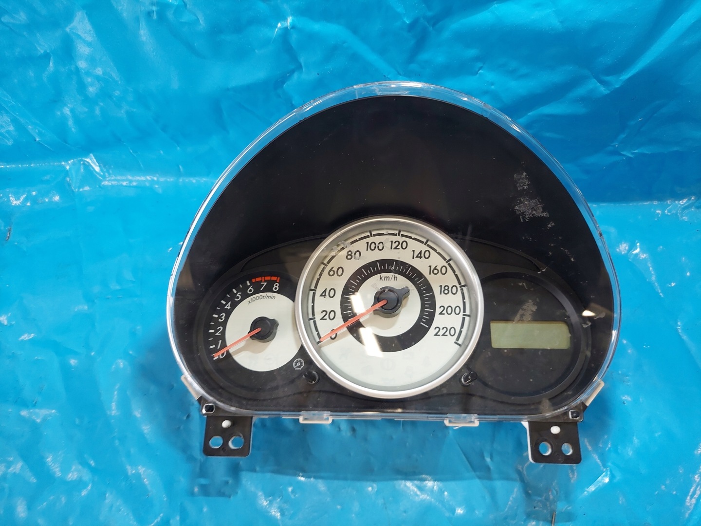 dials clock MAZDA 2 2018 r DF71C