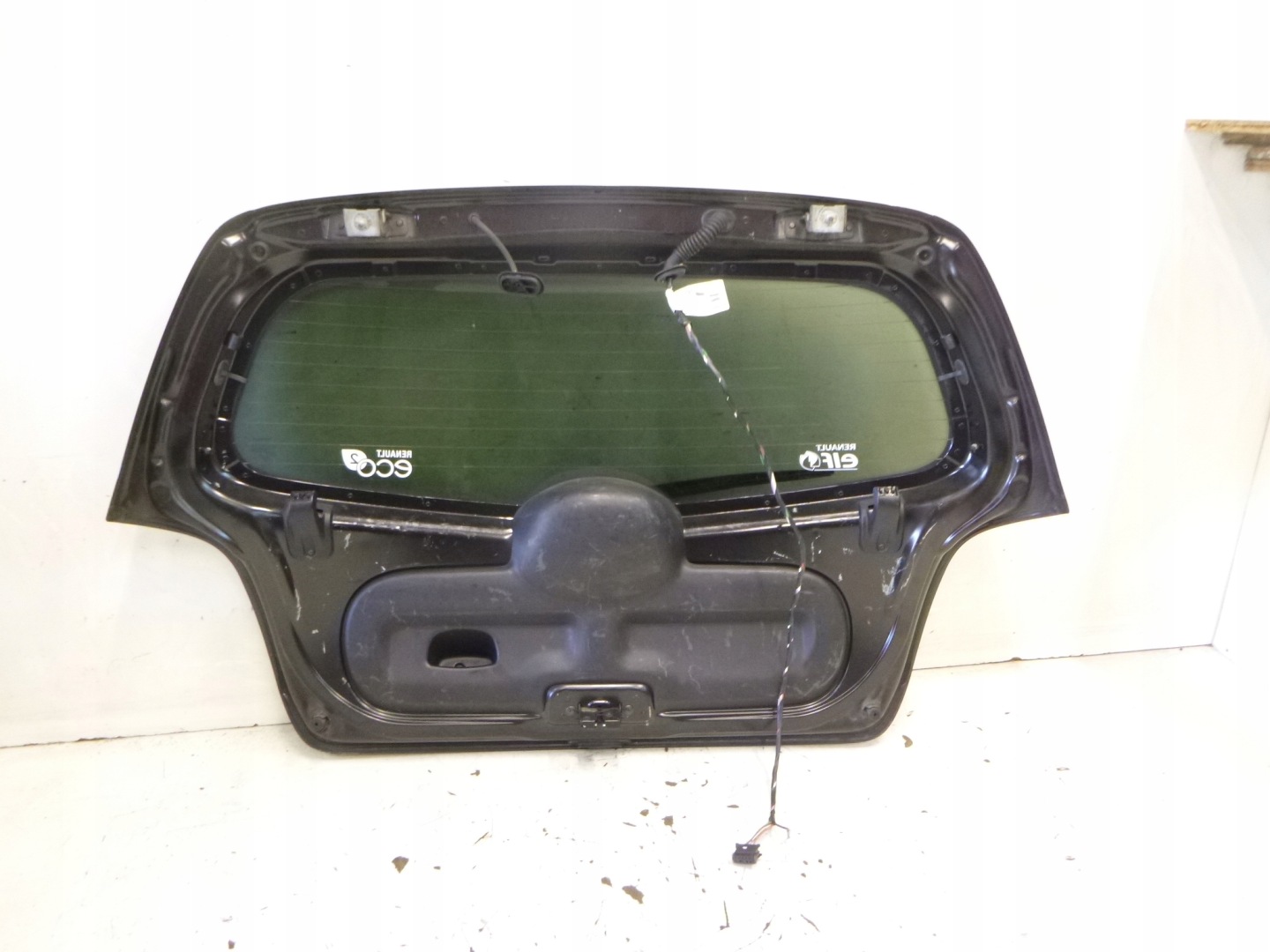 boot doors Renault Twingo II NV676 2011r.