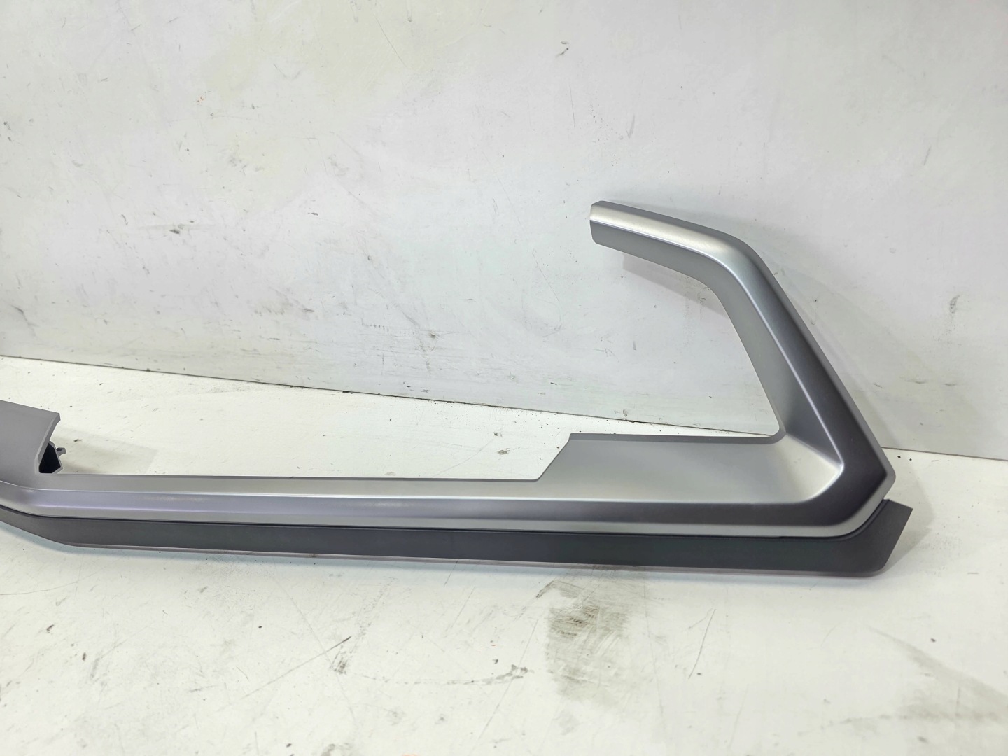 Moulage DEKOR du tableau de bord Console AUDI Q4 E-TRON 89C857189A Anglais