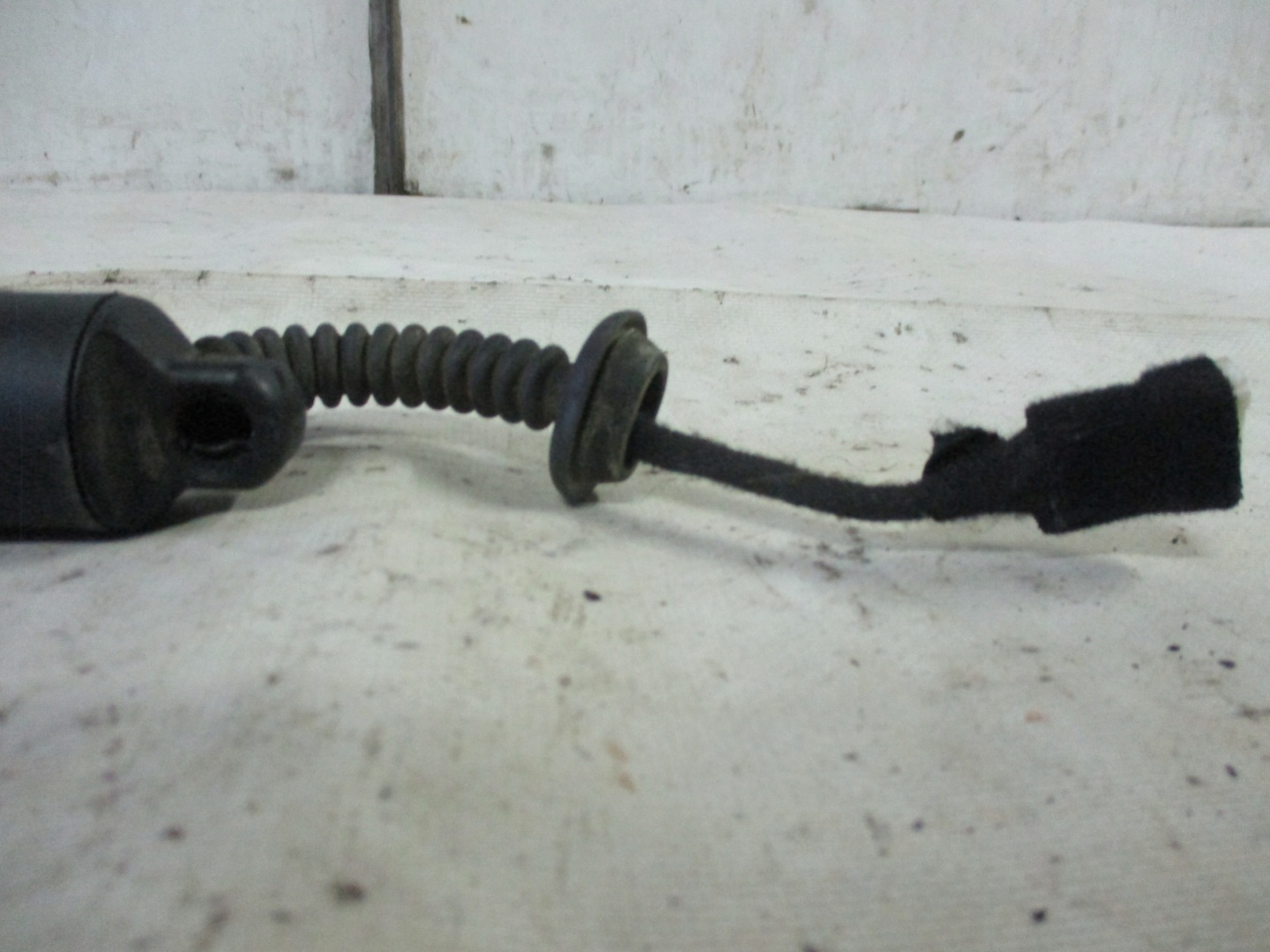 damper bonnet electrical BMW 2 F46 left 7365979