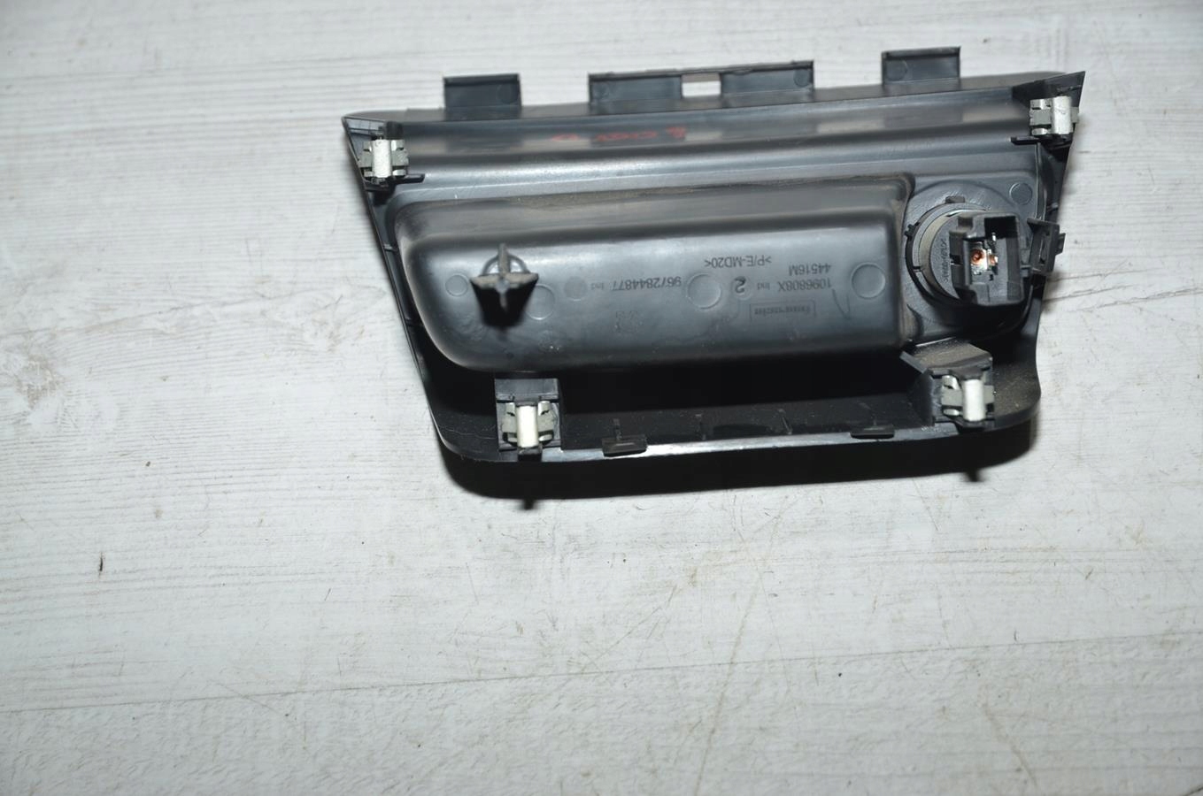 ashtray passenger compartment Peugeot 2008 14r