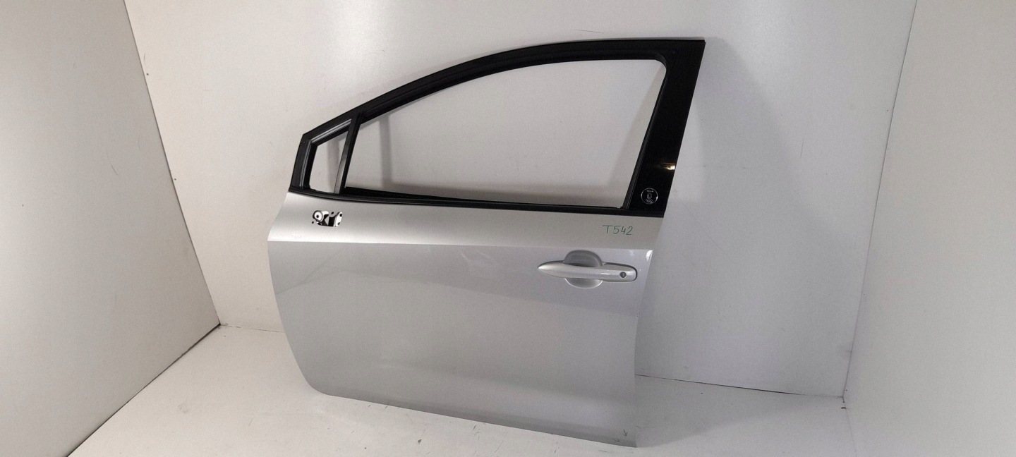 Toyota Corolla E21 door front left 1F7 (T542)