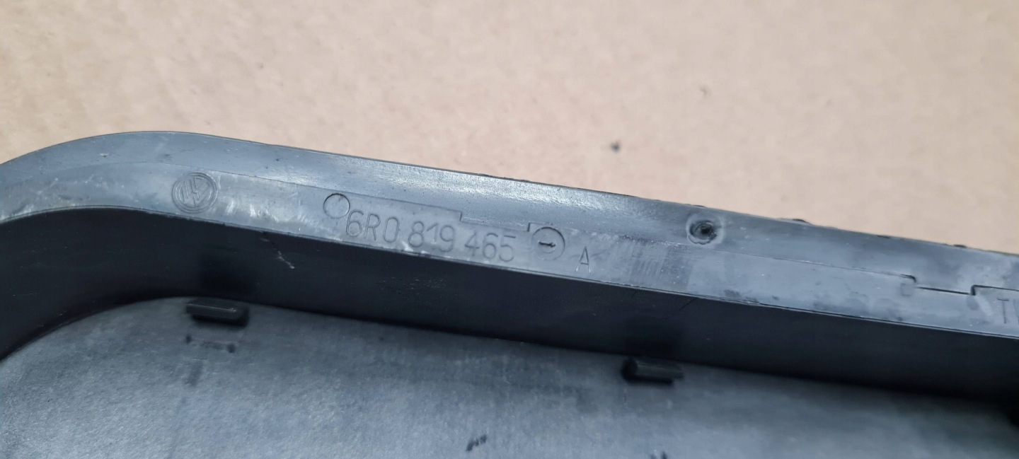 A4 B9 8W grid WENTYLACYJNA boot rear part 6R0819465A A5 8W