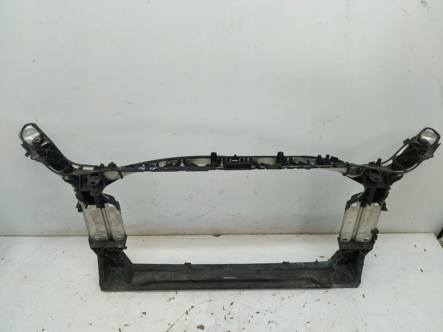 AUDI A6 C8 4K9 Allroad Kombi 3.0 TDI front body wall holder pillar