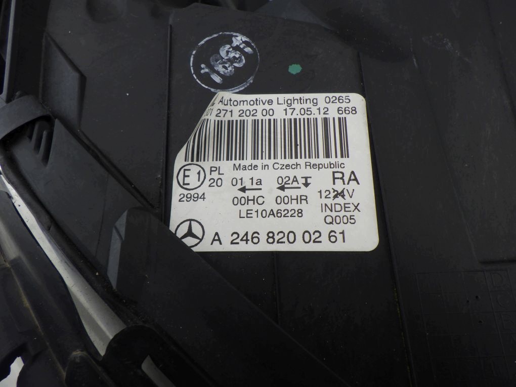 MERCEDES B KLASA 246 W246 light right