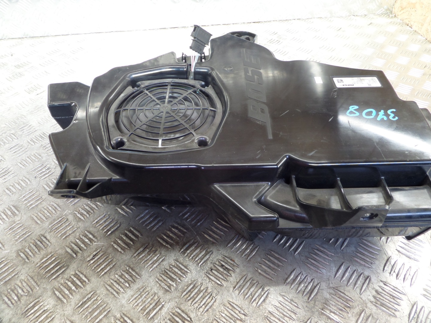 Subwoofer blaupunkt Audi OE 8P3035382