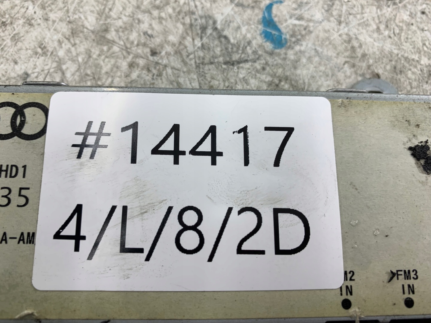 AUDI A4 B6 B7 antenna amplifier 8E9035225P