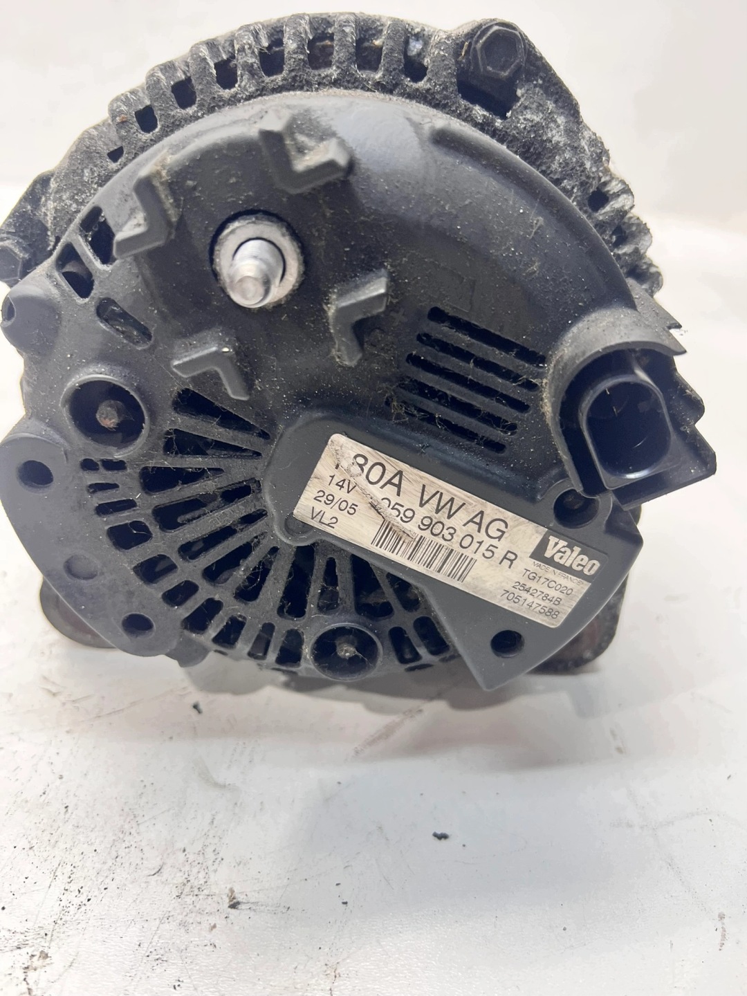 alternator AUDI A4 B7 A6 C7 Q7 4L 059903015R 180A