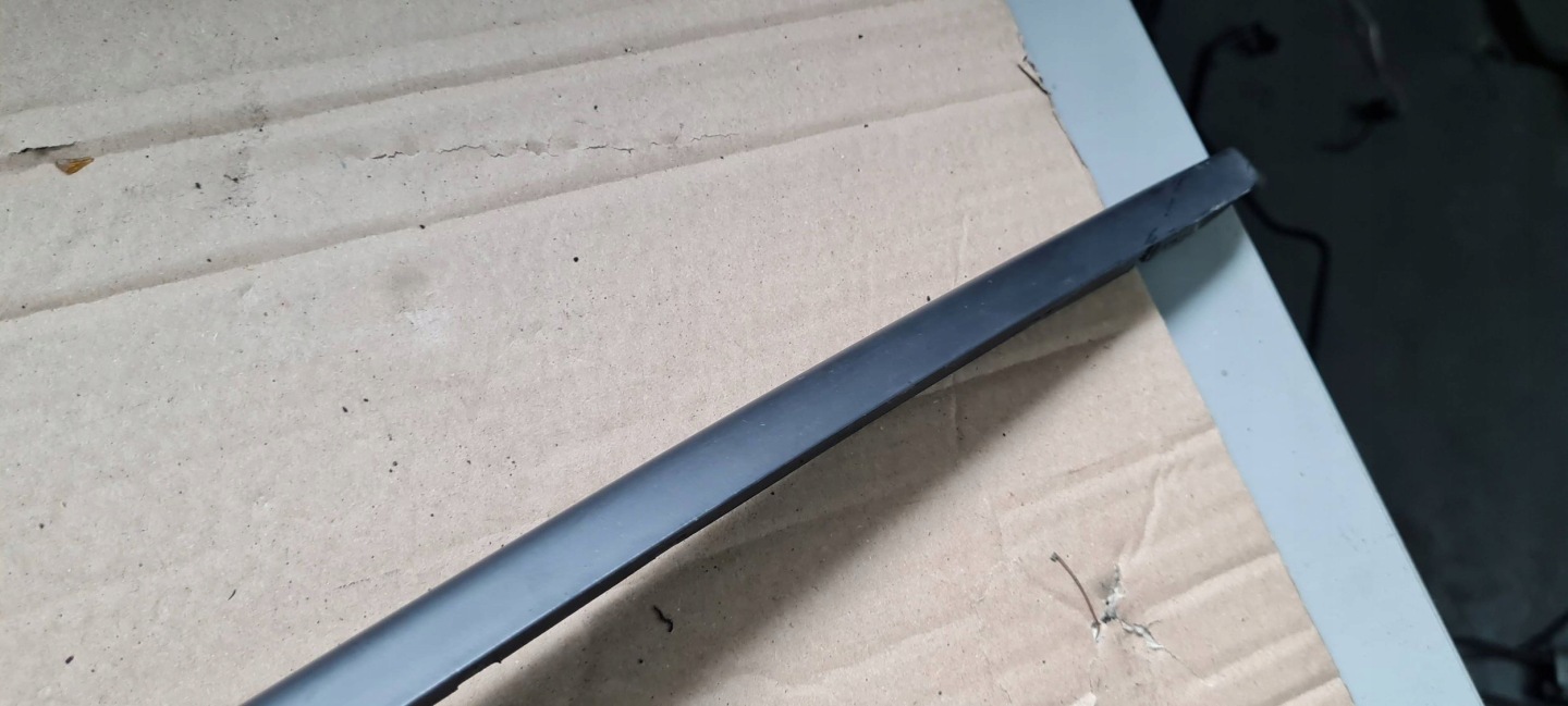 S4 B9 A4 8W moulding windows CZOLOWEJ left 8W0854327C