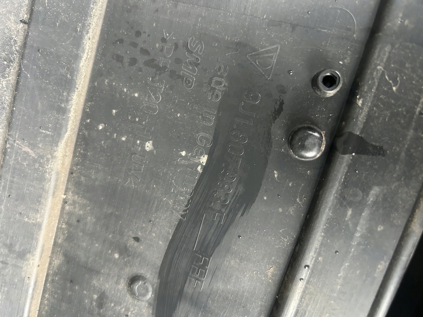 Porsche 9J Taycan bumper rear part rear 9J1807983F