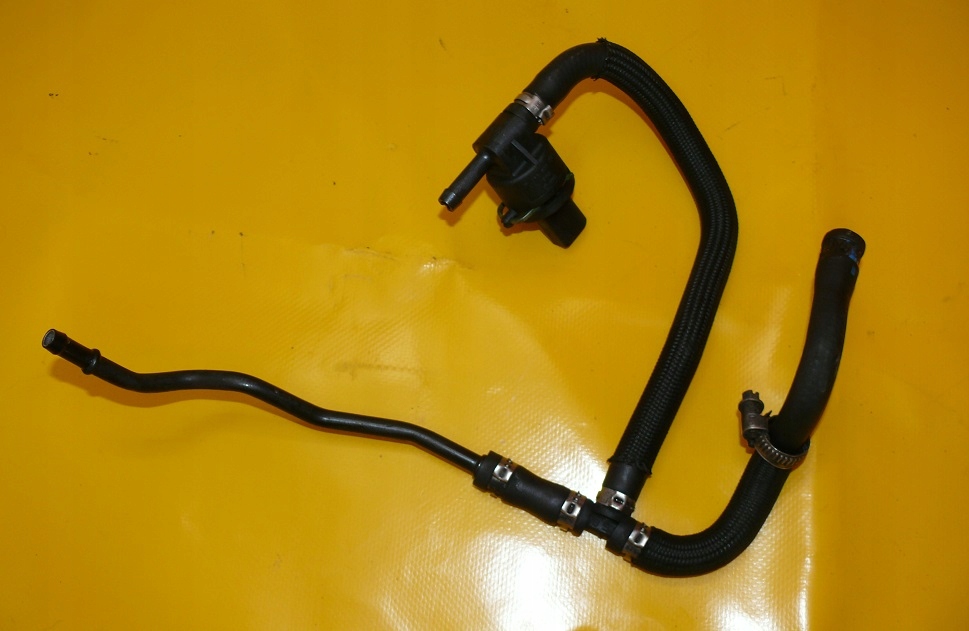 Sensor TEMPERATURY des Kraftstoffsbehälters AUDI A8 D2 3.3 TDI LIFT