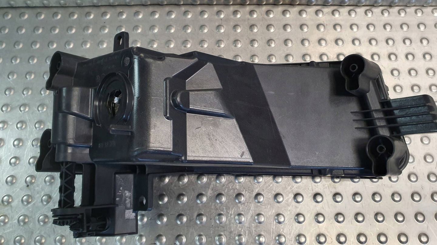 Nebelscheinwerfer links VW TOURAN II 2 15- 5TA941661