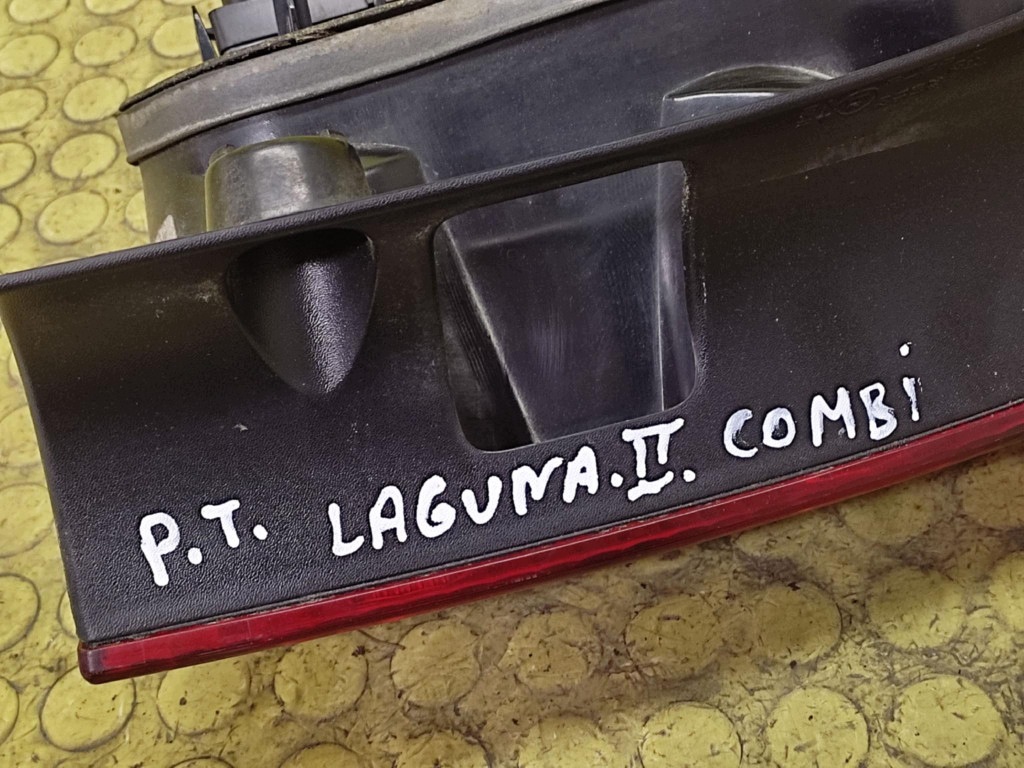 RENAULT LAGUNA II KOMBI light right rear part 8200002472