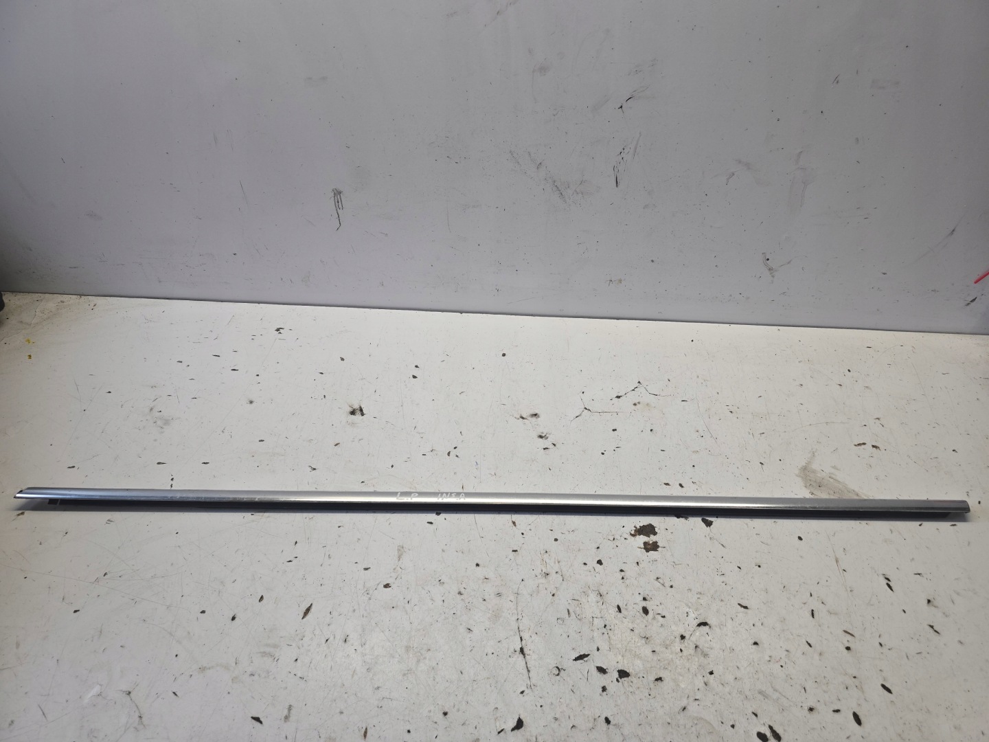 OPEL INSIGNIA A moulding dust door left front CHROM