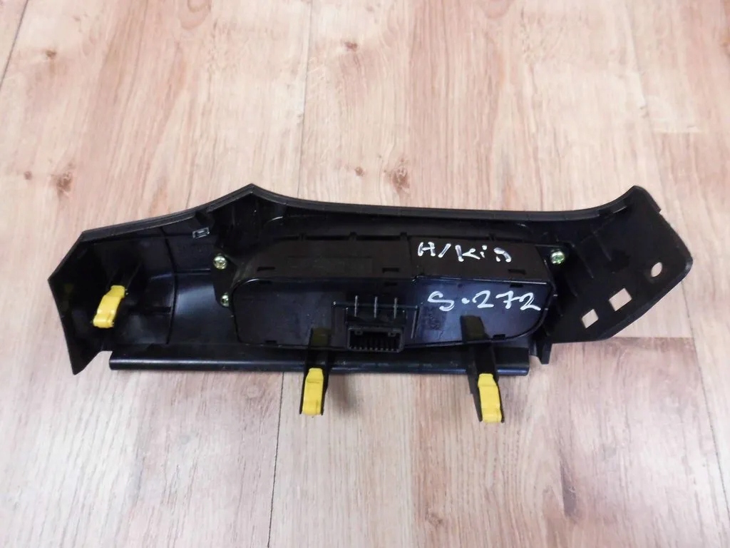 HYUNDAI I30 III 17+ SCHALTER ESP LEUCHTEN