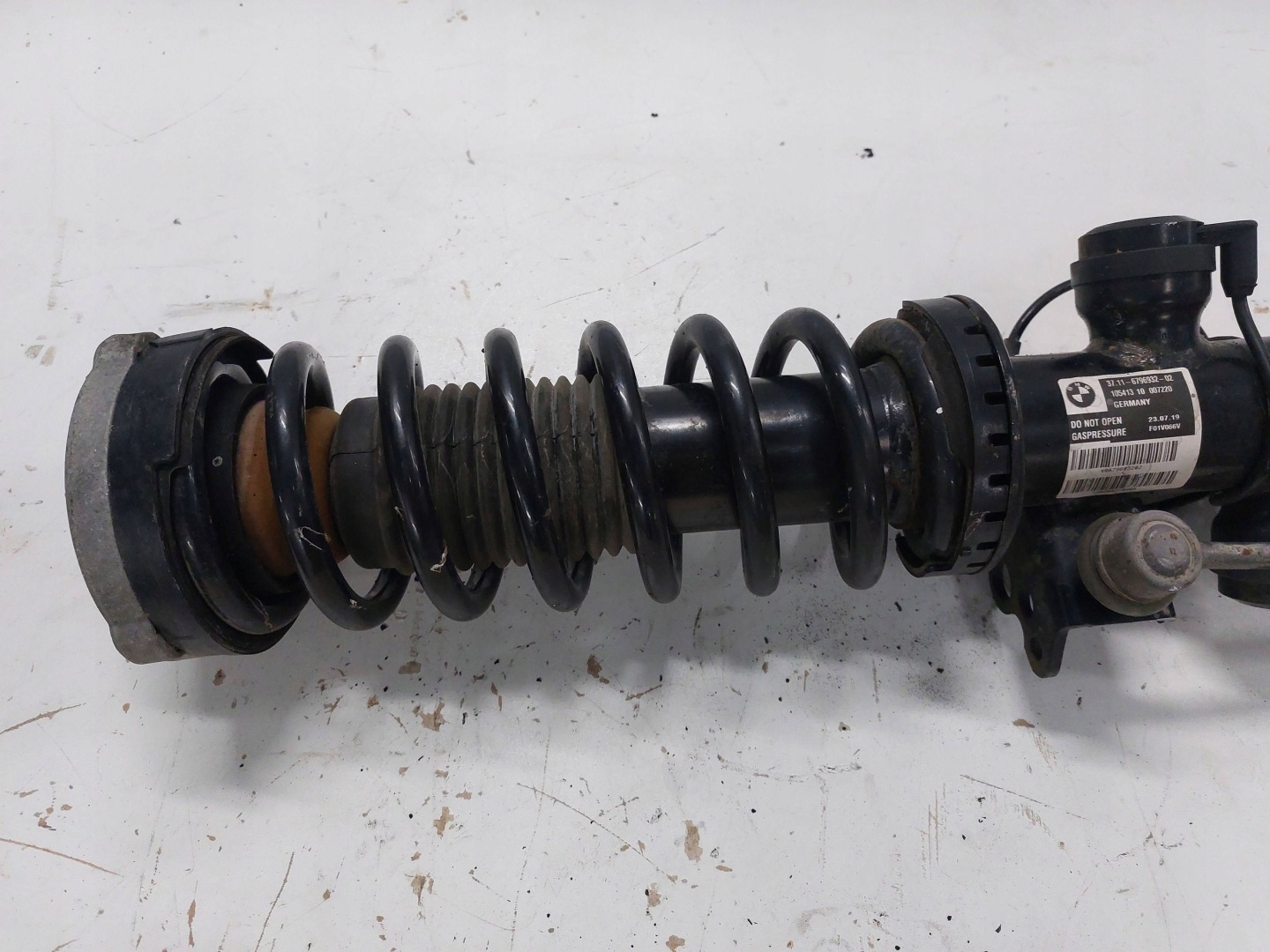 BMW 5 GT F07 shock absorber right front EDC 6796932