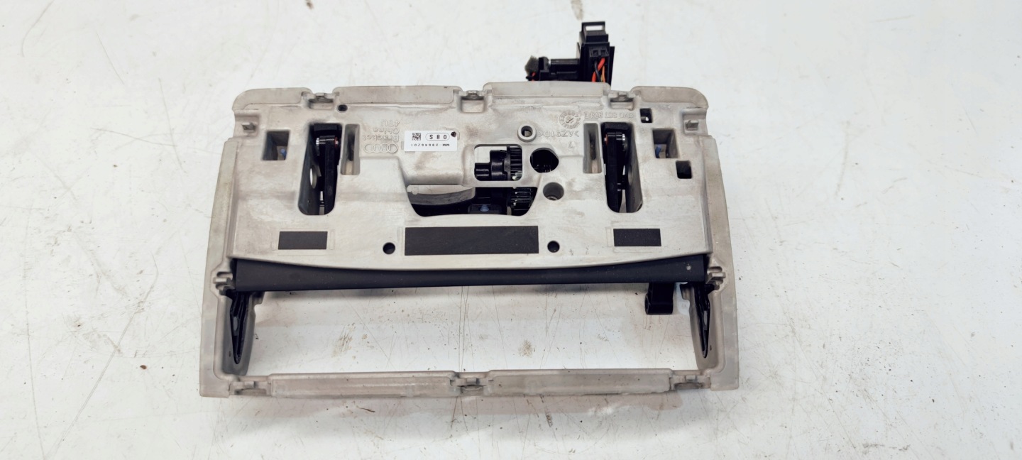 WINDA WYSWIETLACZA AUDI A3 8V 8V0857974E