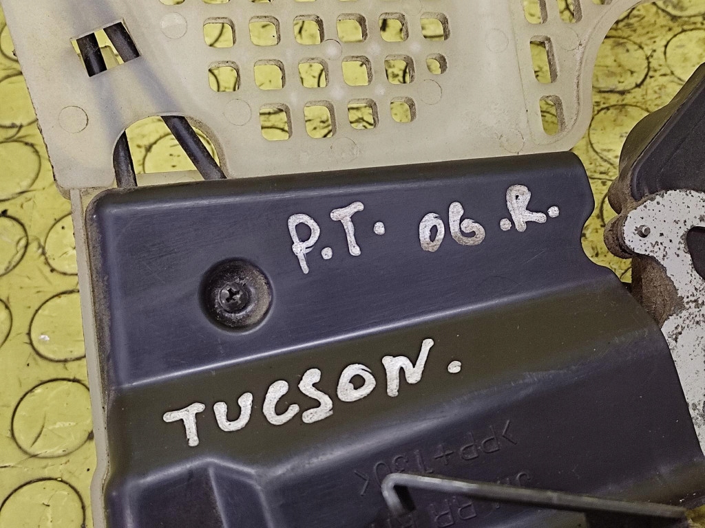HYUNDAI TUCSON lock door right rear part