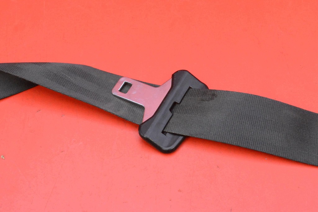 seat belt right front adjuster RENAULT MEGANE 3 III KOMBI 08-12