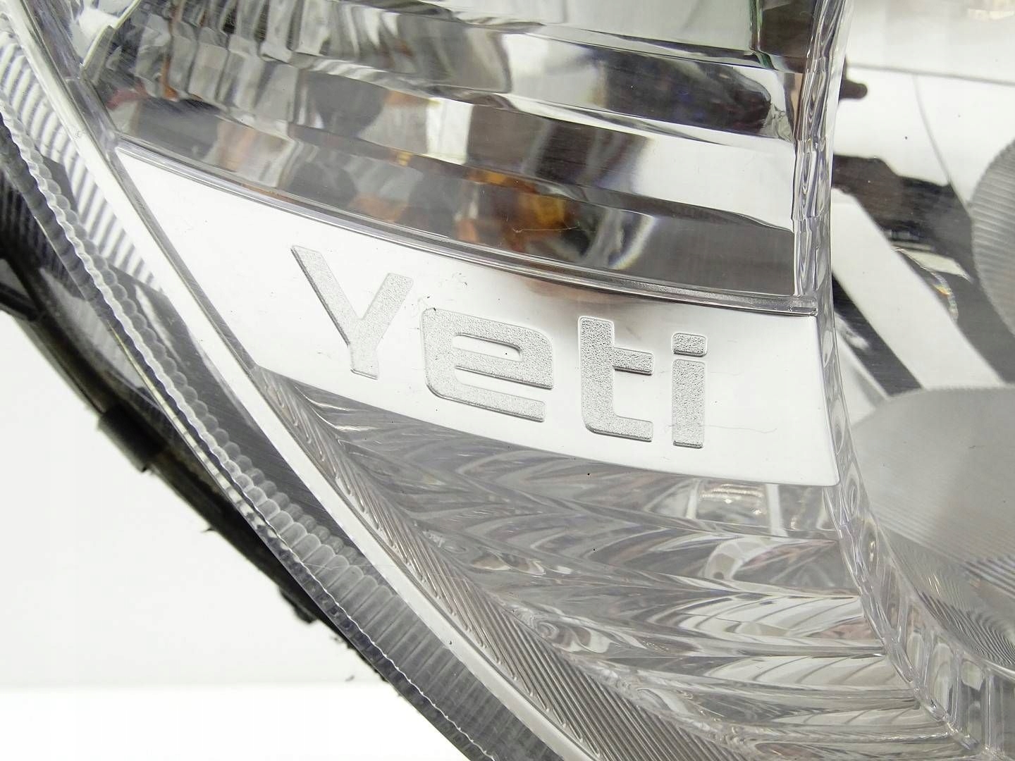 REFLEKTOR light right front right front SKODA YETI and LIFT 5L2941018A