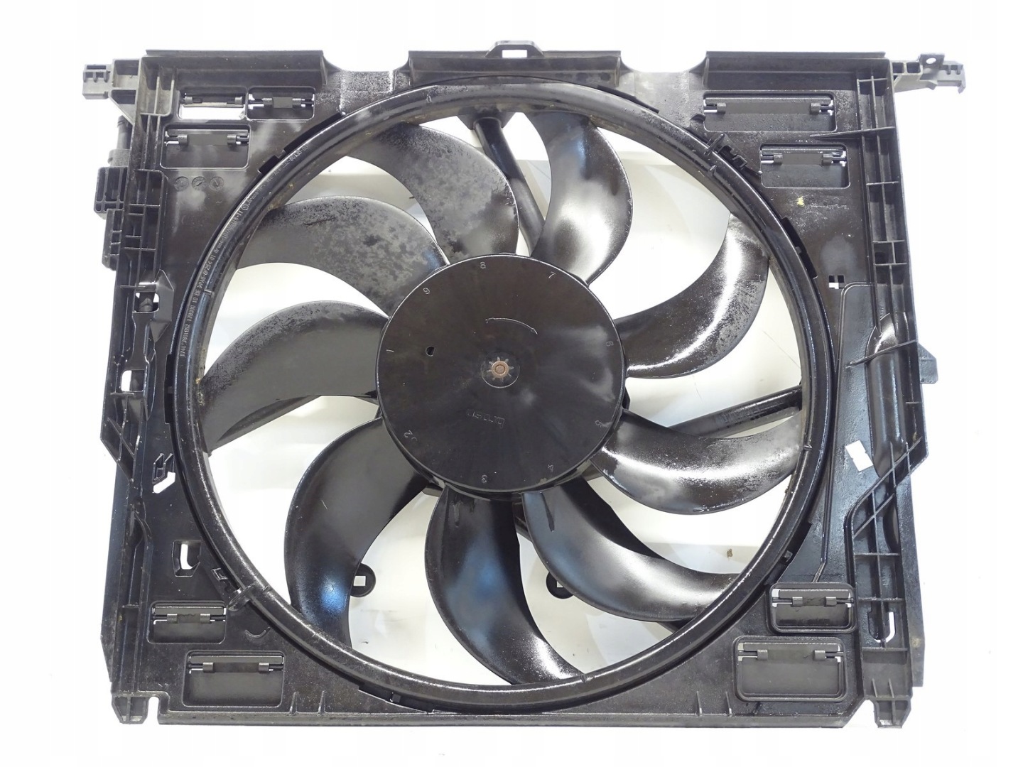 ventilátor vrtule chladiče BMW M5 F10 7602181