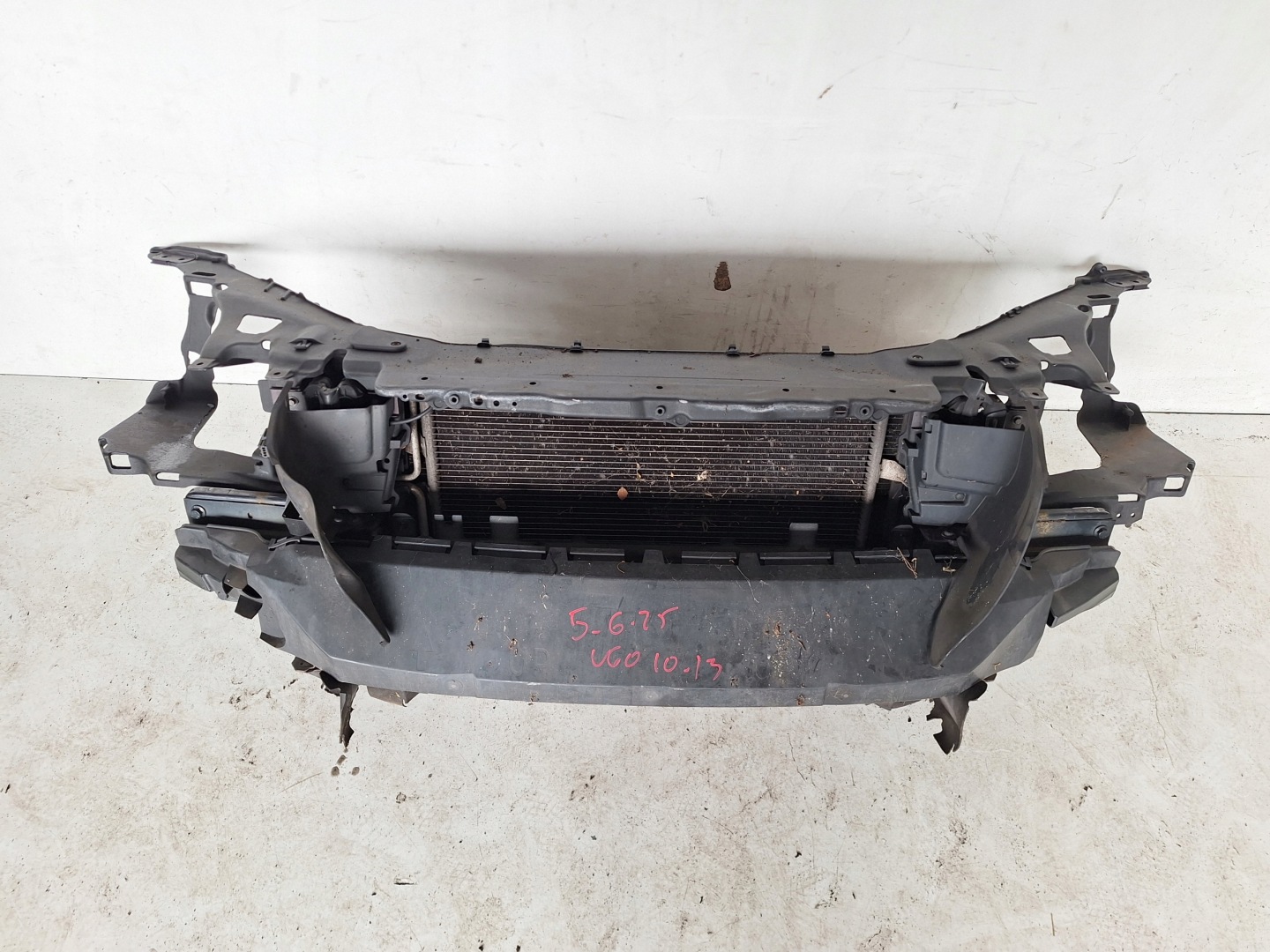 VOLVO V60 II S60 II 10-13 support panel for radiators DIESEL