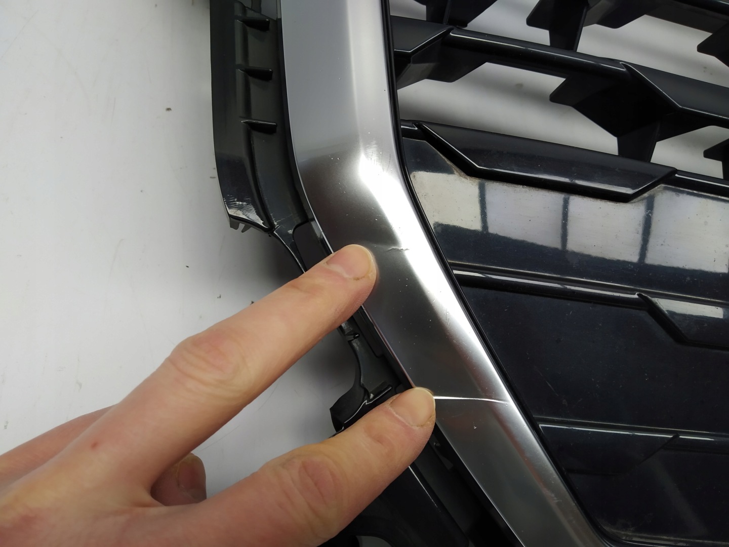 2016+ Audi Q2 maska nárazníku předek originál 81A853651