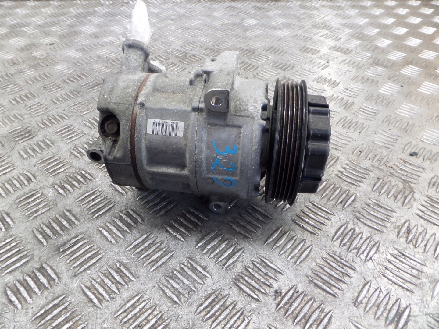 Opel OE 13427705 compressor; of the air conditioning compressor